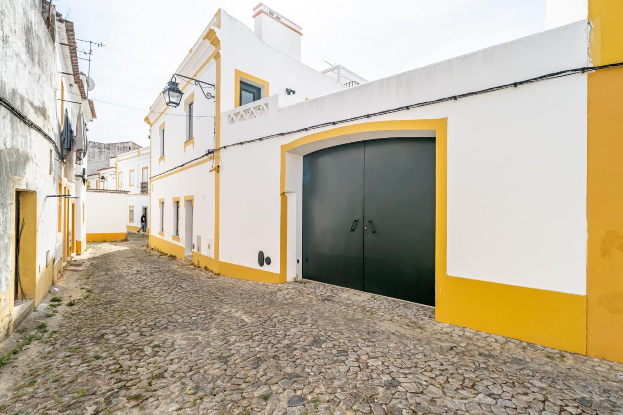 Aqueduct View House Apartment *