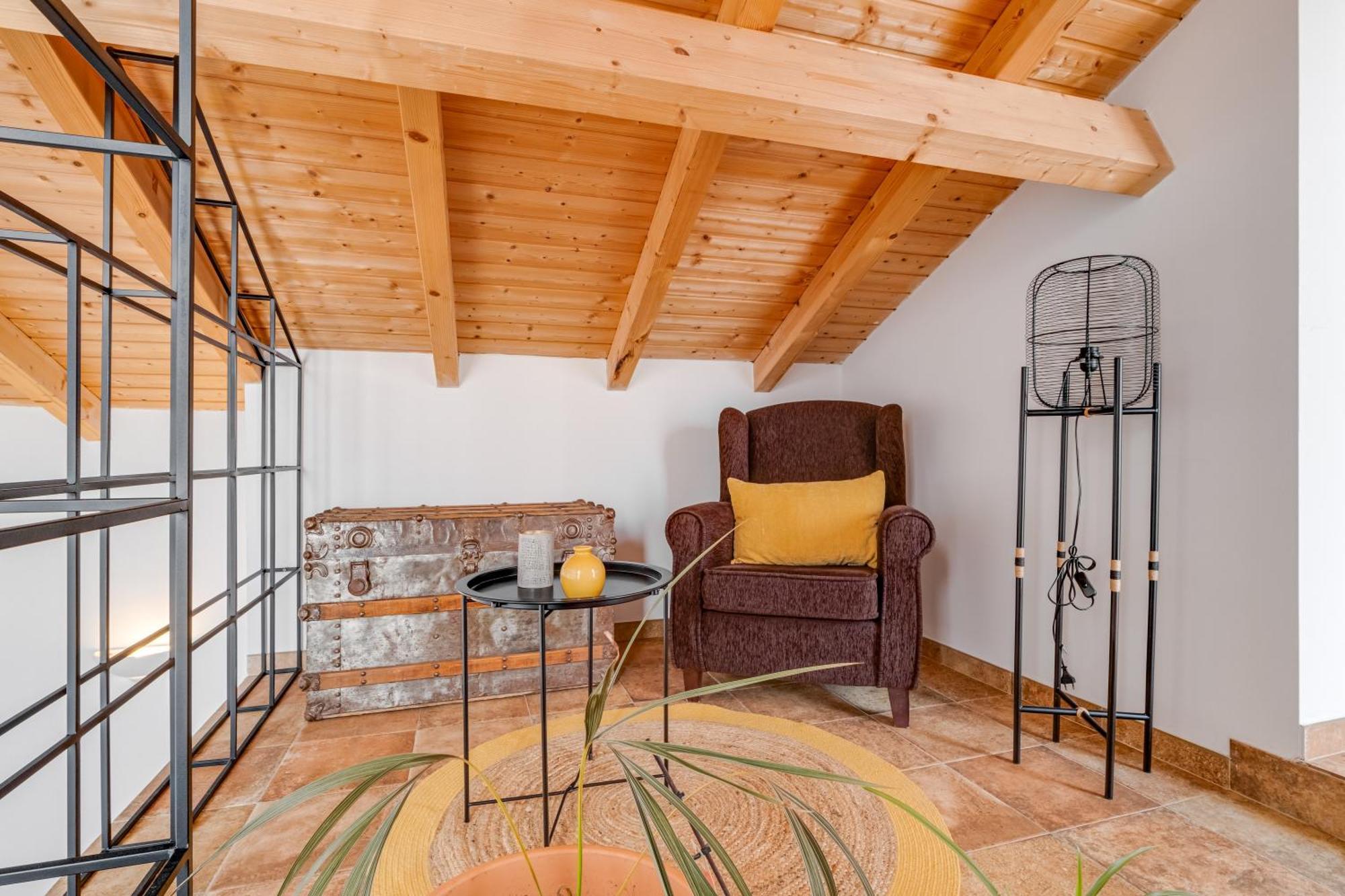 Aqueduct View House Apartment